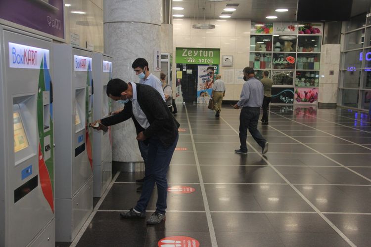 metro-stansiyalarinin-vestibulleri-gedis-haqqinin-kartlara-yuklenmesi-ucun-acilib